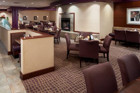 DoubleTree Suites by Hilton Hotel Cincinnati - Blue Ash Hôtel in Sharonville