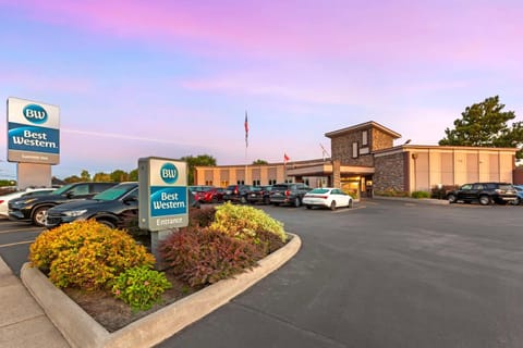 Best Western Summit Inn Hotel in Niagara Falls