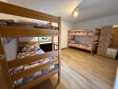 Bed, Bedroom, bunk bed