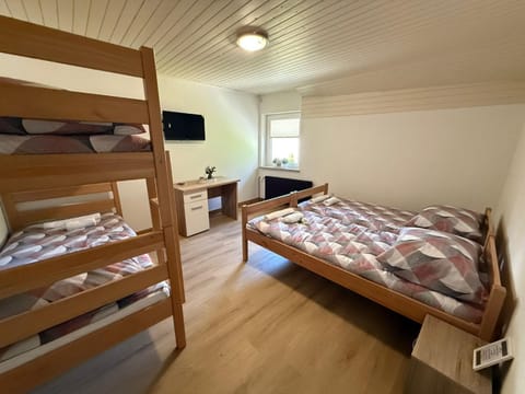 Bed, Bedroom, bunk bed