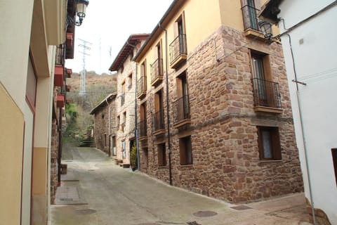 Apartamentos San Lázaro Condo in La Rioja