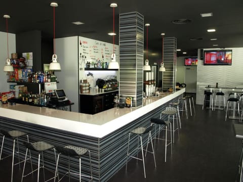 Lounge or bar, Meals, Breakfast, Lunch, Dinner, Alcoholic drinks