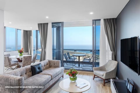 Balcony/Terrace, Living room, Dining area, Sea view