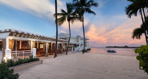 Facade/entrance, Beach, Area and facilities
