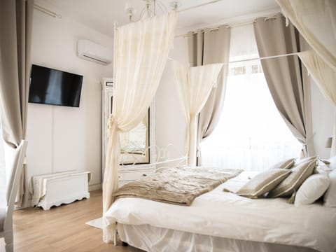 Tisserand Boutique & Apartment Condo in Ostia