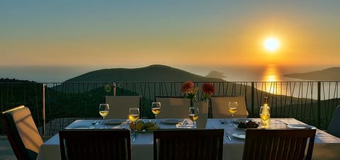 Property building, Dining area, Sea view, Sunset