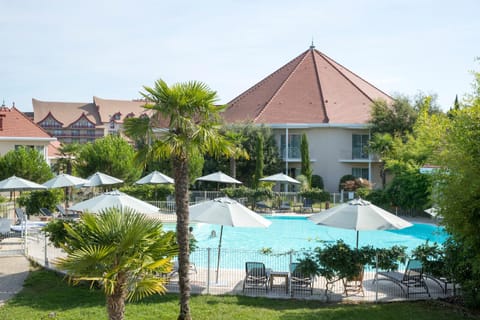 Property building, Garden, Pool view, Swimming pool, Swimming pool