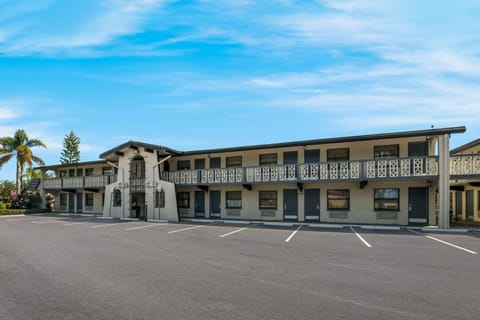 Quality Inn & Suites Hotel in Altamonte Springs