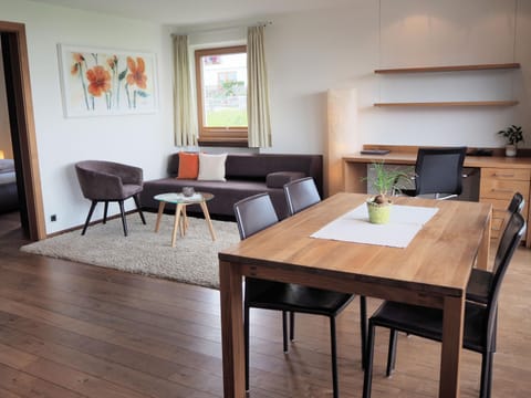 Living room, Photo of the whole room