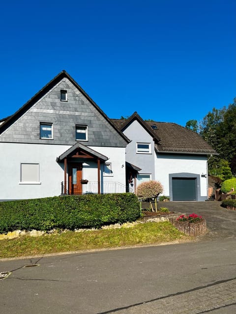 Deine-Eifel-Ferienwohnung Apartment in Vulkaneifel