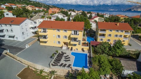 Bird's eye view, Swimming pool, Swimming pool