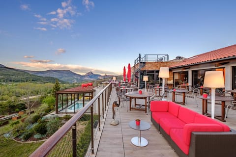 Balcony/Terrace, Lounge or bar, Mountain view, Meals, Lunch, Dinner, Drinks, Alcoholic drinks, Non alcoholic drinks, Sunrise, Sunset