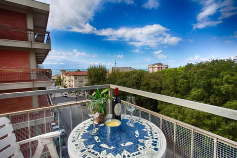 Nearby landmark, Natural landscape, Balcony/Terrace, Beach