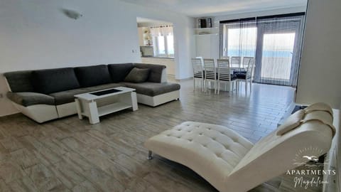 Living room, Sea view