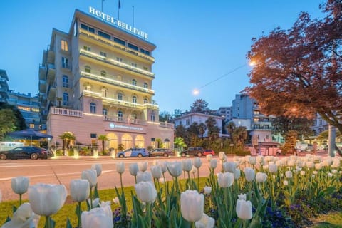 Property building, Restaurant/places to eat