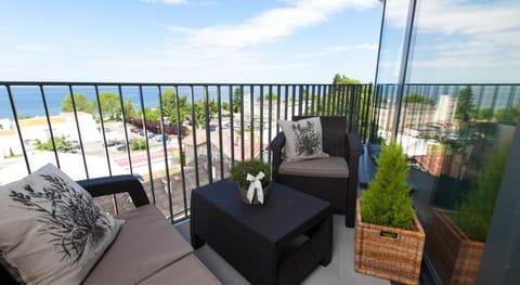 Balcony/Terrace, Seating area, Landmark view, Sea view, Street view