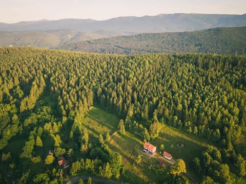 Izerski Horyzont - dom z balią w leśnej perspektywie House in Lower Silesian Voivodeship