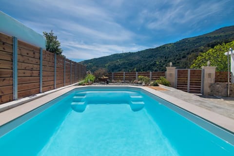 Property building, Mountain view, Swimming pool