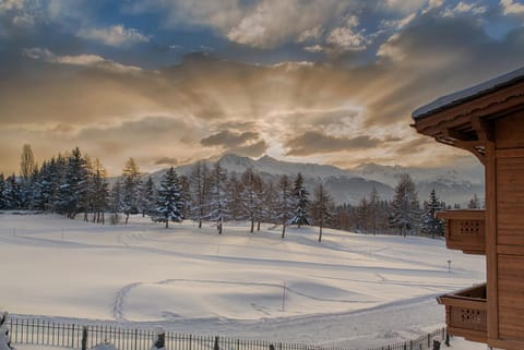 Natural landscape, Winter, Skiing, View (from property/room), Mountain view, Sunrise