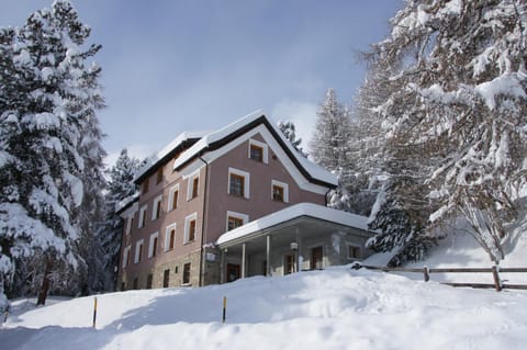 Facade/entrance, Winter