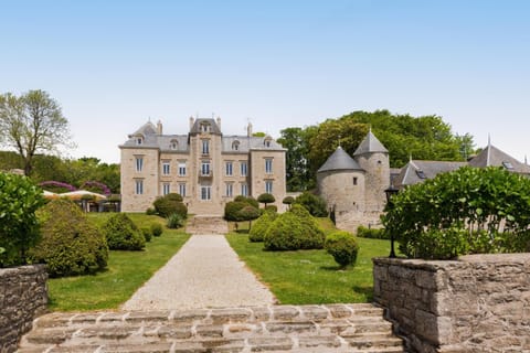 Property building, Facade/entrance, Garden view