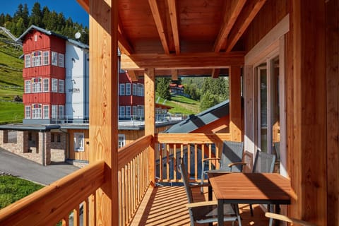 Spring, Day, Summer, View (from property/room), Balcony/Terrace, Mountain view