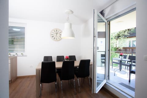 Balcony/Terrace, Dining area