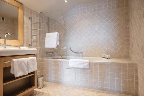 Bathroom, Bath, towels