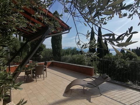 Balcony/Terrace, Lake view