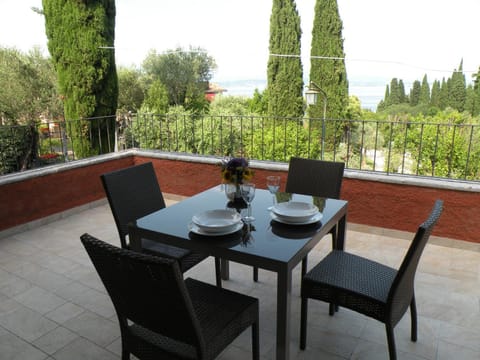 Balcony/Terrace, Lake view