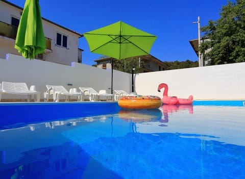 Apartment and pool Nika Condo in Zadar County