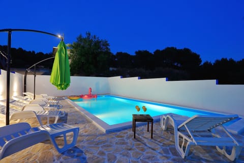 Apartment and pool Nika Condo in Zadar County