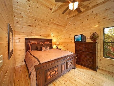 Firefly Lodge Holiday home House in Gatlinburg