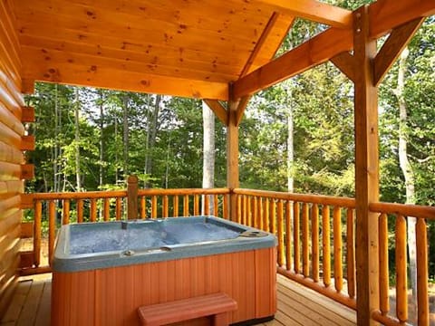 Misty Mountain Lodge Holiday home House in Gatlinburg