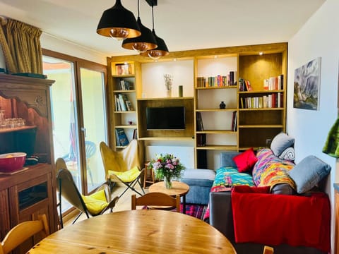 Library, Living room, Dining area