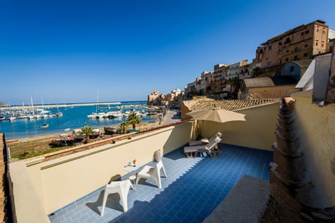 Patio, Balcony/Terrace