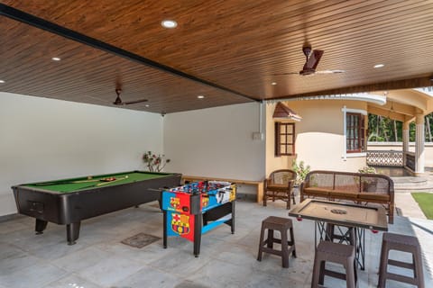 Game Room, Game Room