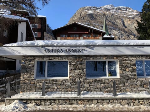 Facade/entrance, Winter