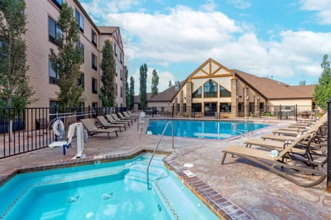 Pool view, Swimming pool