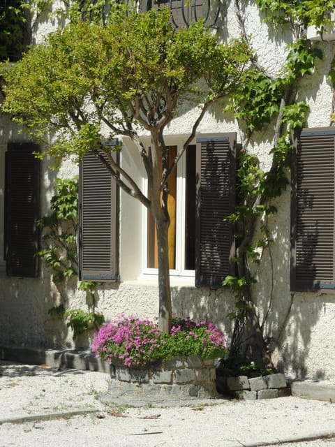 Hotel de l'île Hôtel in Villeneuve-lès-Avignon