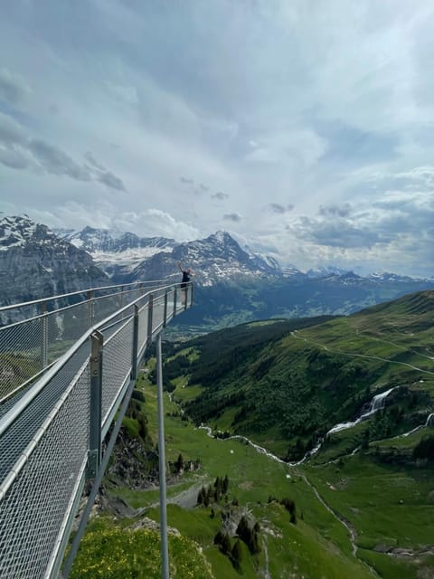 Nearby landmark, Spring, Natural landscape, Mountain view