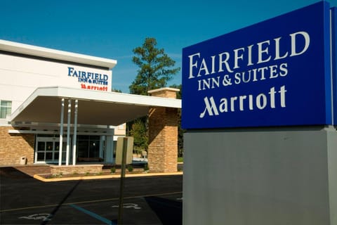 Fairfield Inn & Suites by Marriott Chesapeake Suffolk Hotel in Chesapeake