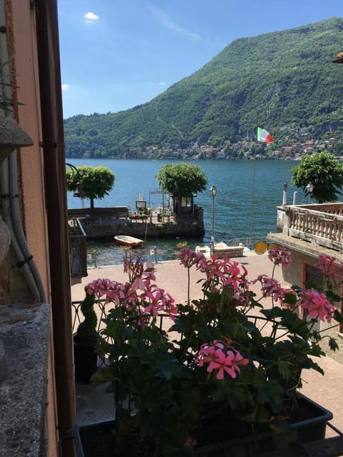 Balcony/Terrace, Lake view