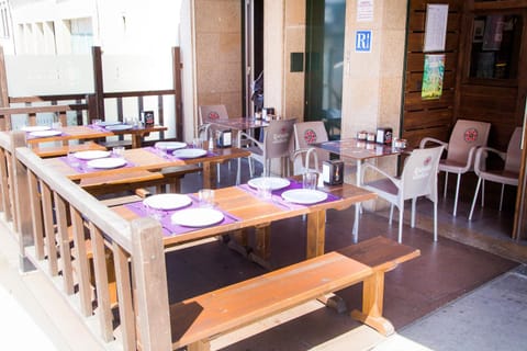 Restaurant/places to eat, Restaurant/places to eat, Off site, Balcony/Terrace