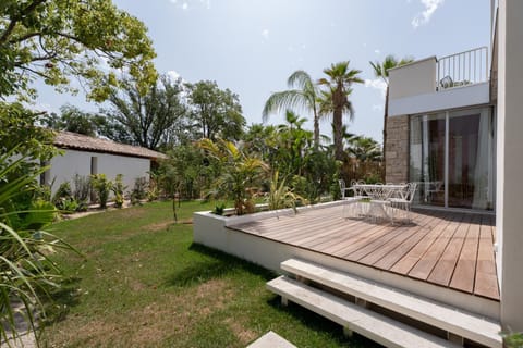 Property building, Garden