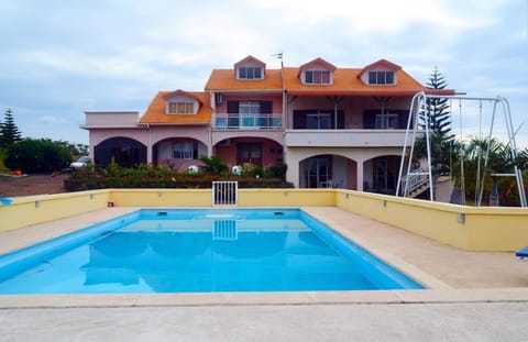 Facade/entrance, Swimming pool