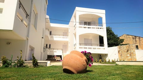 Property building, Facade/entrance, Decorative detail