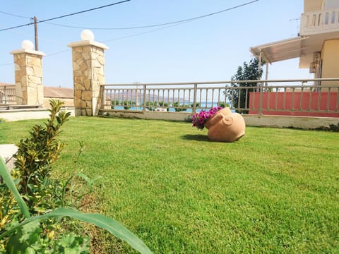 Property building, Decorative detail, Garden view