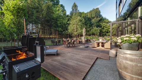 Patio, Spring, Day, Natural landscape, BBQ facilities, Garden