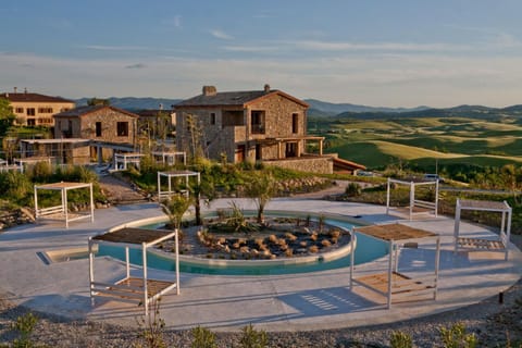Natural landscape, Children play ground, On site, Swimming pool, Swimming pool, Sports
